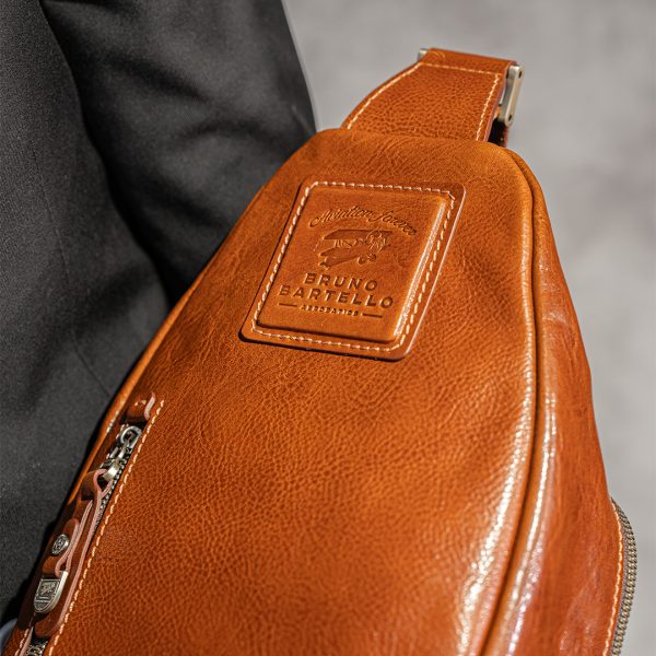 N-0006. Нагрудная сумка.