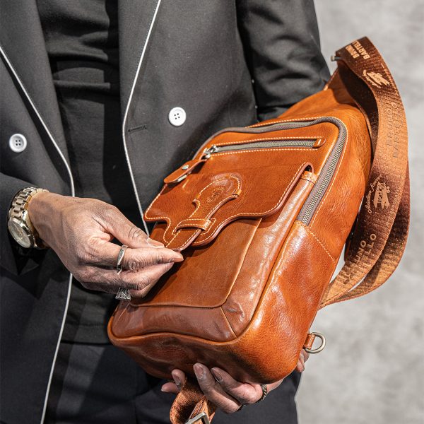 N-0006. Нагрудная сумка.