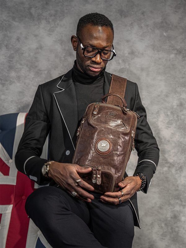 N-0016. Нагрудная сумка.