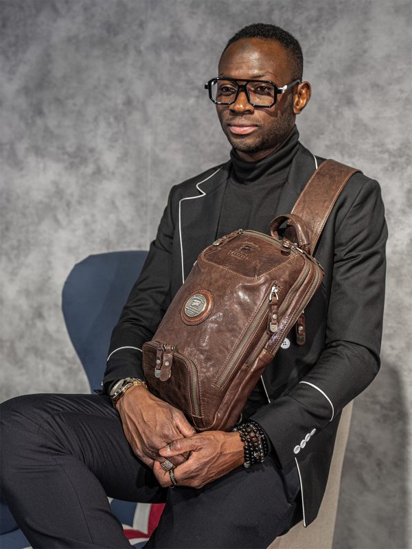 N-0016. Нагрудная сумка.