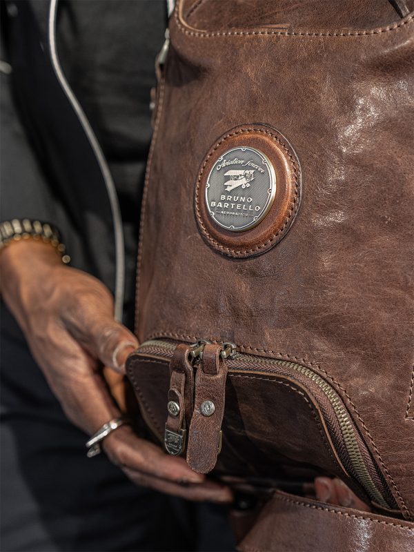 N-0016. Нагрудная сумка.