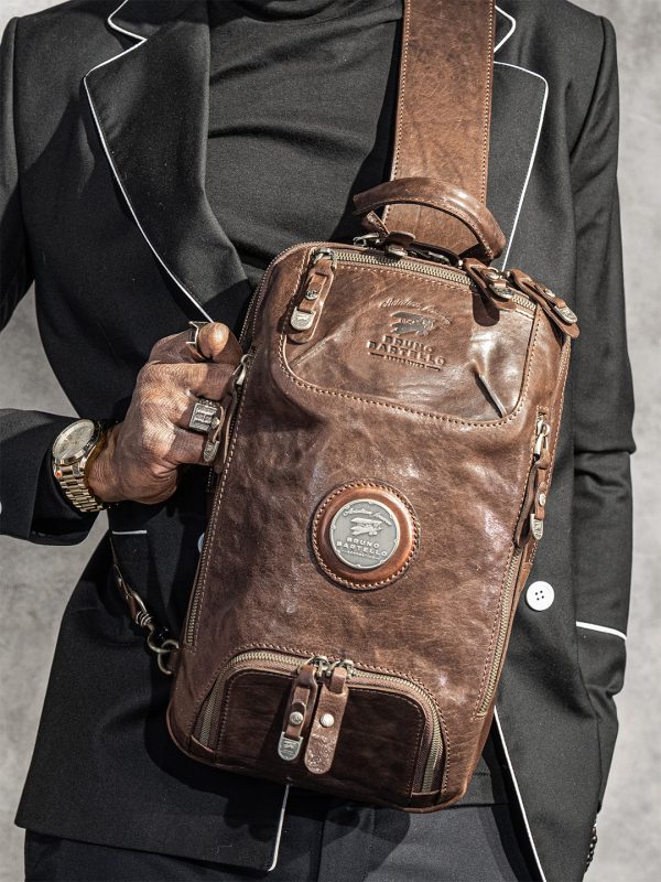 N-0016. Нагрудная сумка.