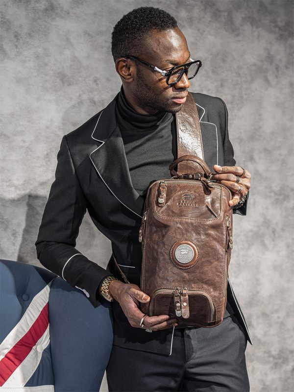 N-0016. Нагрудная сумка.