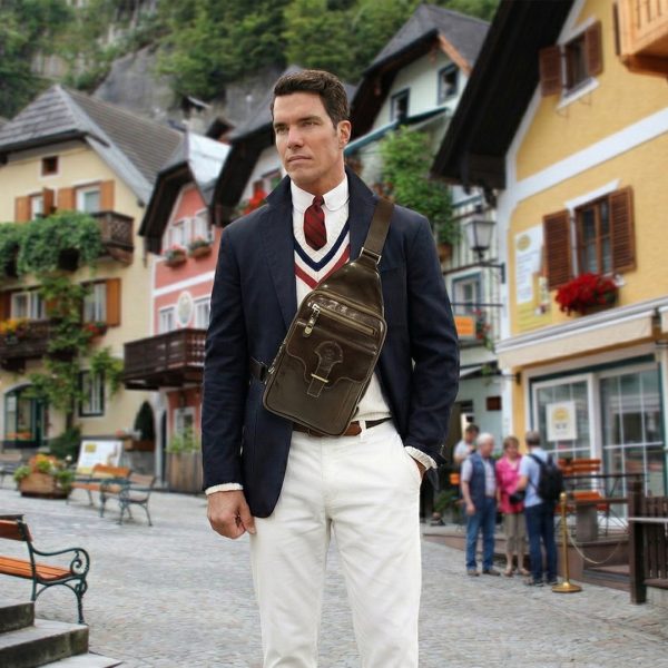 N-0020. Нагрудная сумка.